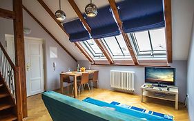 Ruterra Red Roofs View With Garage